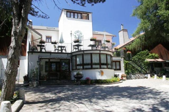 Lh Albergo Il Paradiso Pescasseroli Kültér fotó