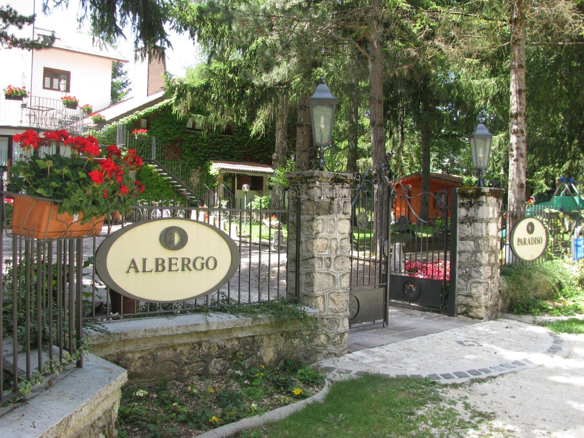 Lh Albergo Il Paradiso Pescasseroli Kültér fotó