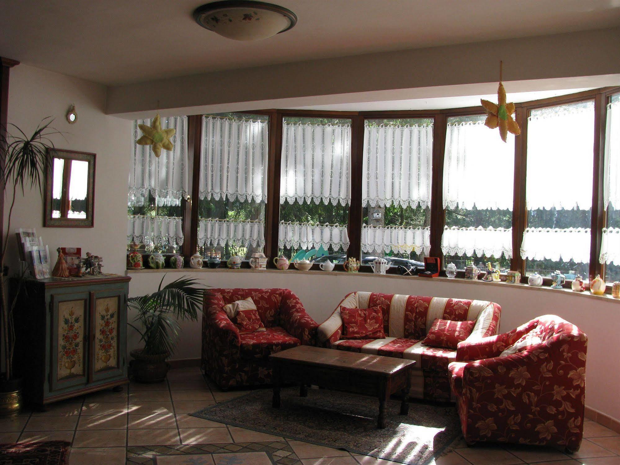 Lh Albergo Il Paradiso Pescasseroli Kültér fotó