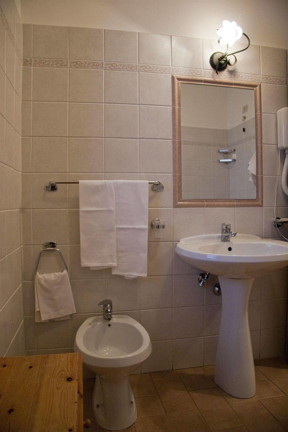 Lh Albergo Il Paradiso Pescasseroli Kültér fotó