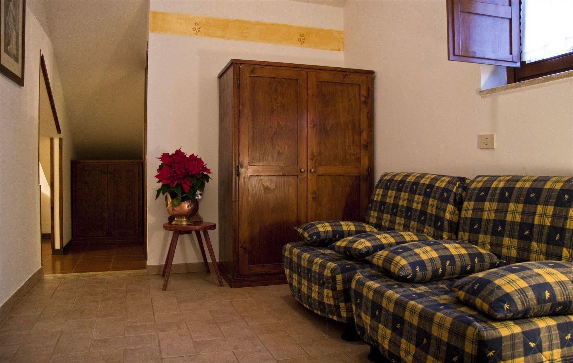 Lh Albergo Il Paradiso Pescasseroli Kültér fotó