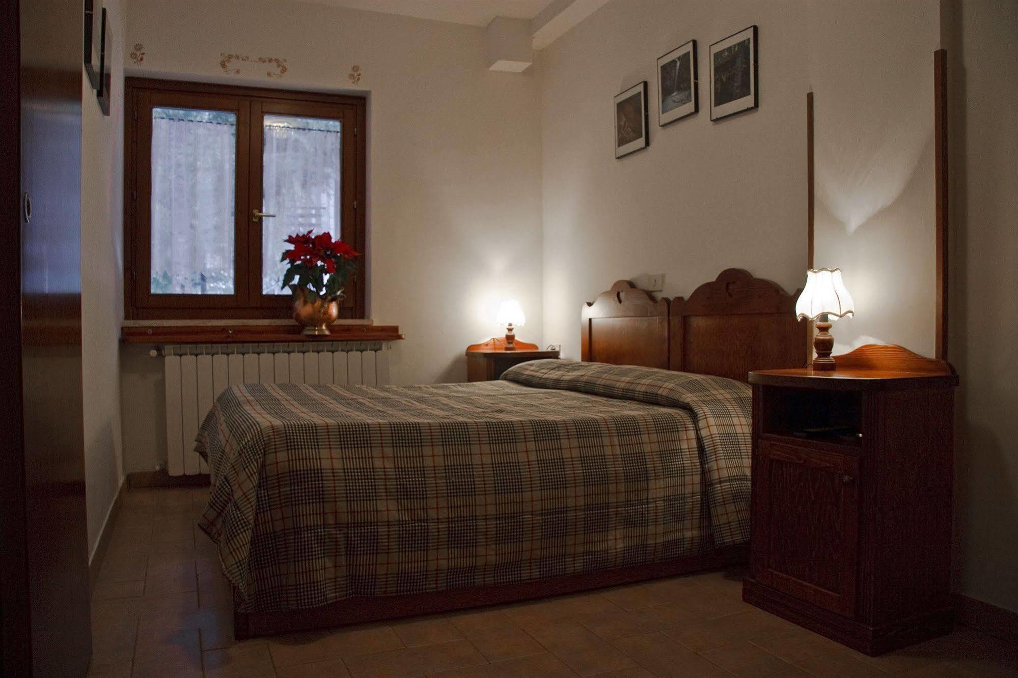 Lh Albergo Il Paradiso Pescasseroli Kültér fotó